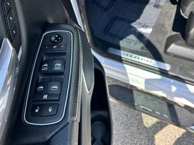 2021 RAM 1500 Laramie Crew Cab 4x4 5'7" Box