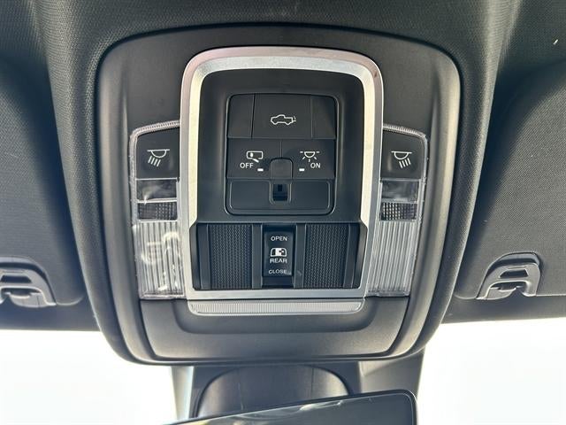 2021 RAM 1500 Laramie Crew Cab 4x4 5'7" Box
