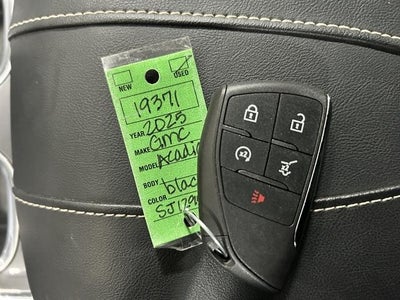 2025 GMC Acadia Elevation